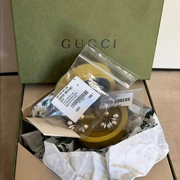 Gucci Gold and White Pearl Earrings - Picture 10 of 10